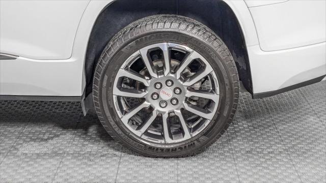 2022 GMC Acadia Denali Image 9 of 35