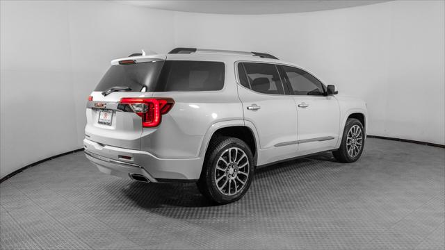 2022 GMC Acadia Denali Image 4 of 35