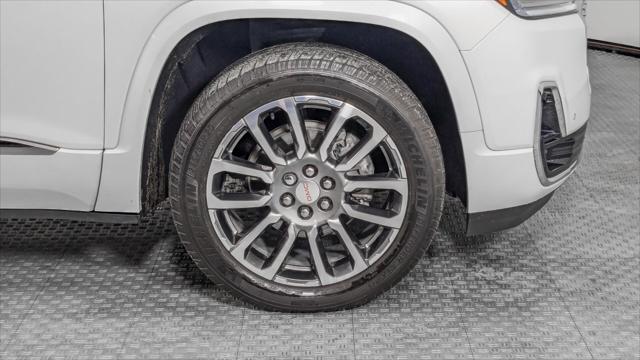 2022 GMC Acadia Denali Image 11 of 35