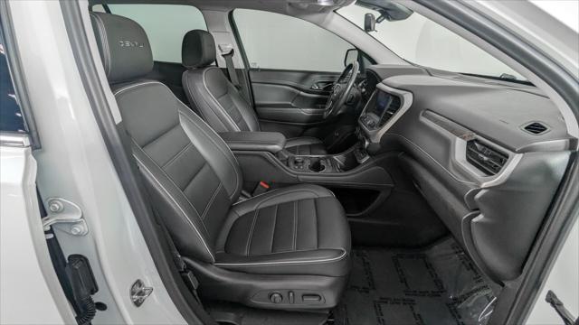 2022 GMC Acadia Denali Image 17 of 35