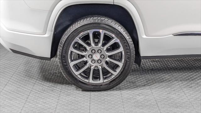 2022 GMC Acadia Denali Image 12 of 35