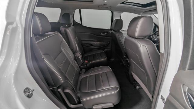 2022 GMC Acadia Denali Image 16 of 35