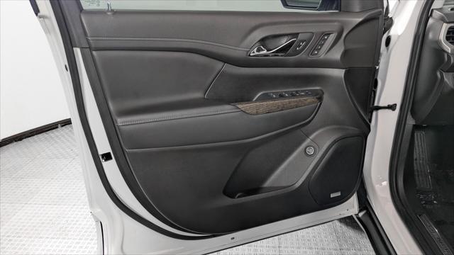 2022 GMC Acadia Denali Image 26 of 35