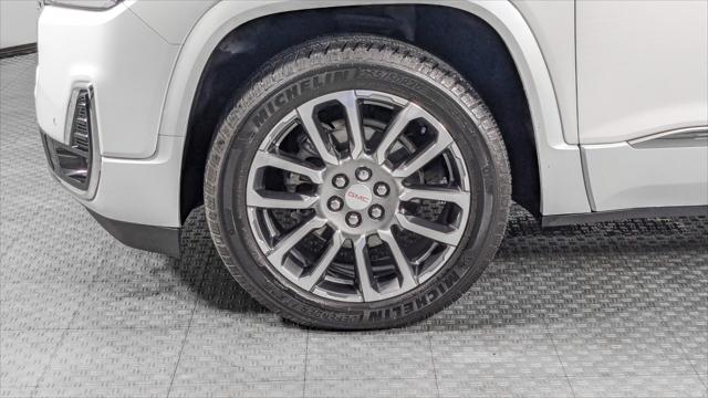 2022 GMC Acadia Denali Image 10 of 35