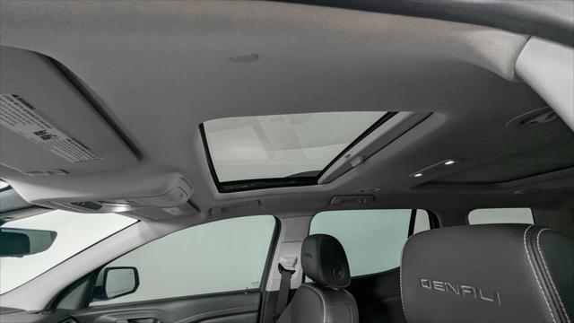 2022 GMC Acadia Denali Image 21 of 35