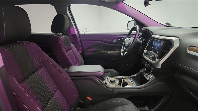 Vehicle image 23 of 26