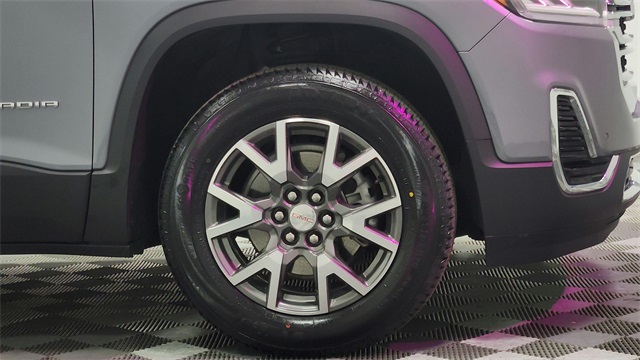 Vehicle image 24 of 26