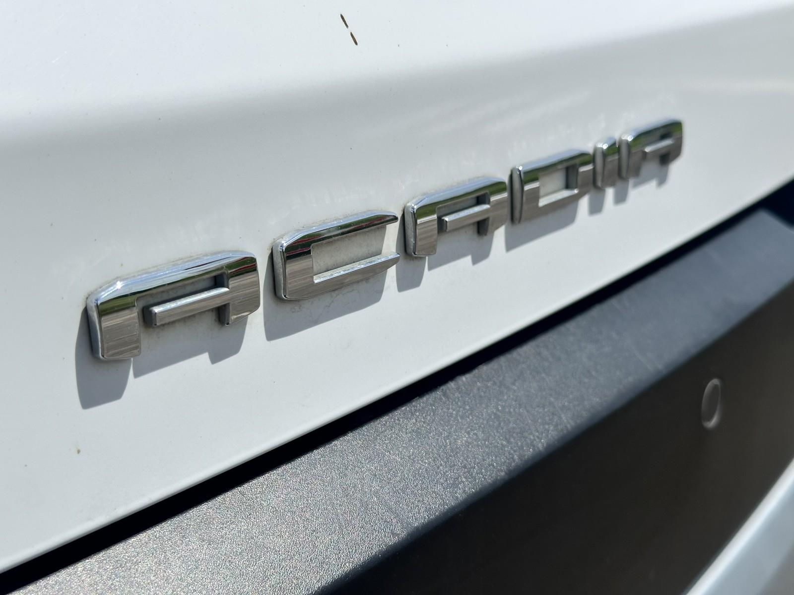 Vehicle image 22 of 28