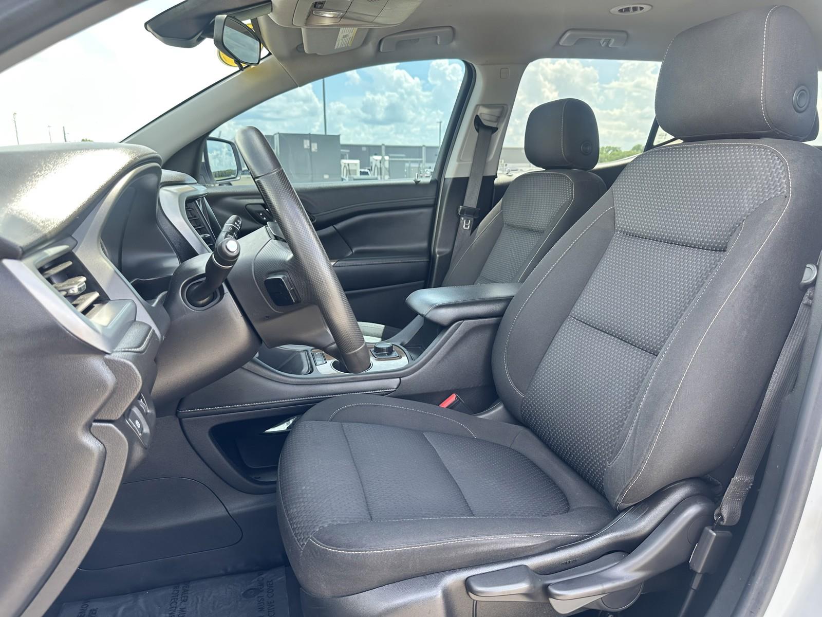 Vehicle image 11 of 28