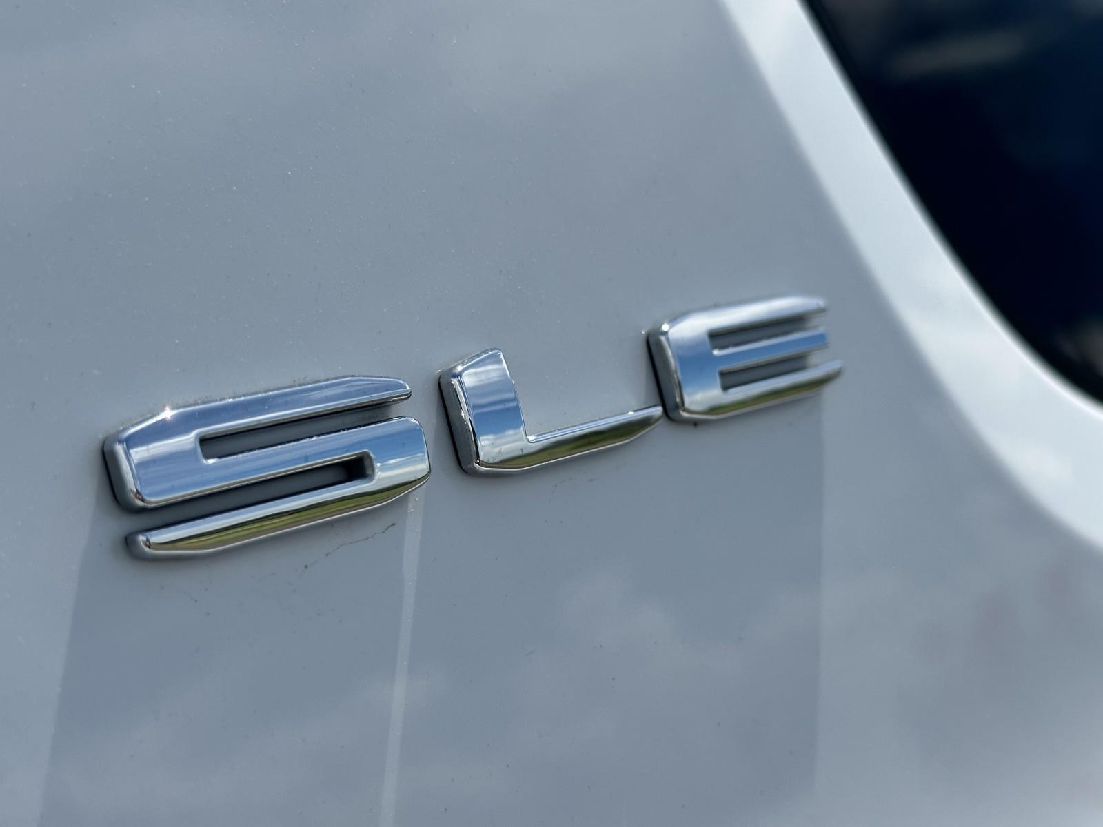 Vehicle image 18 of 28