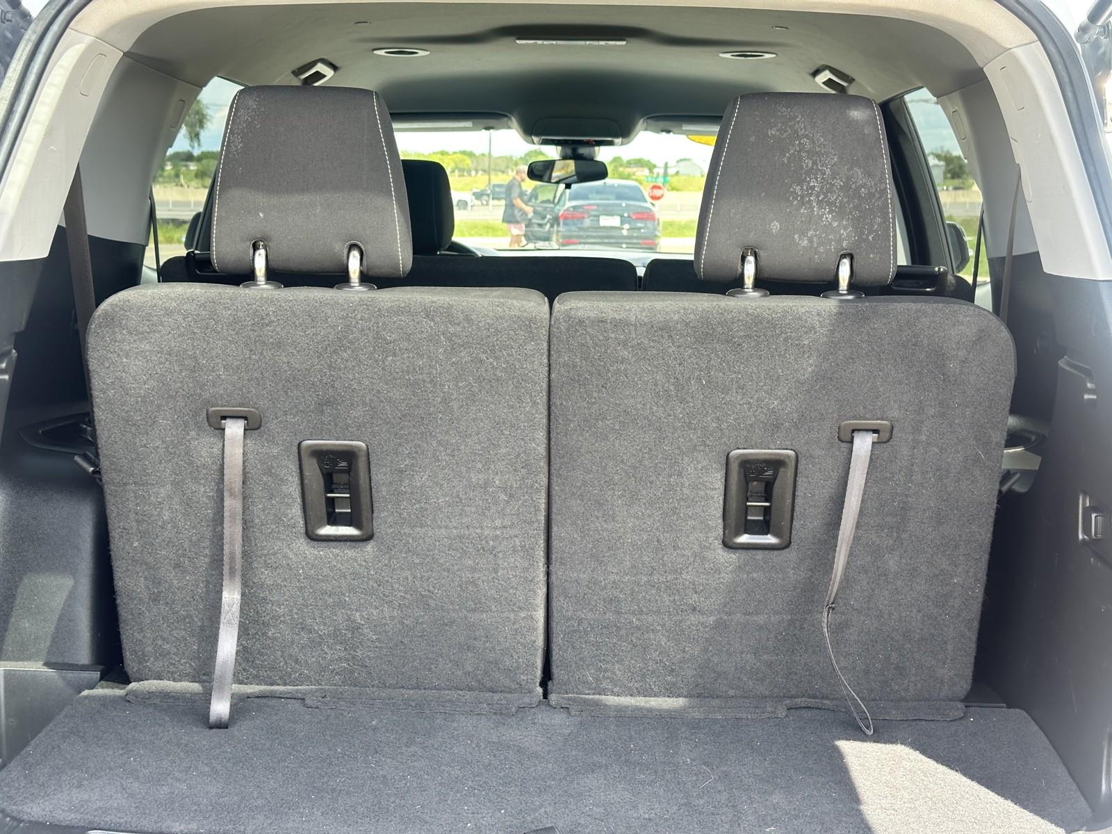 Vehicle image 10 of 28