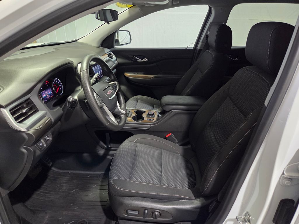 Vehicle image 14 of 24