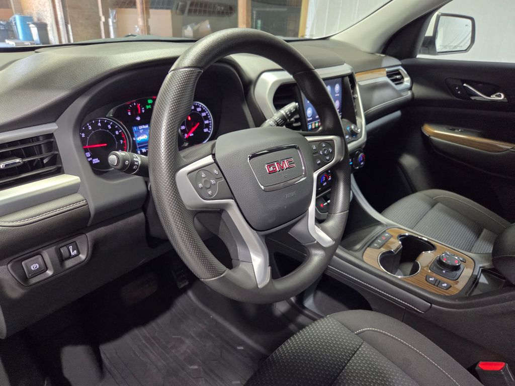 Vehicle image 15 of 24