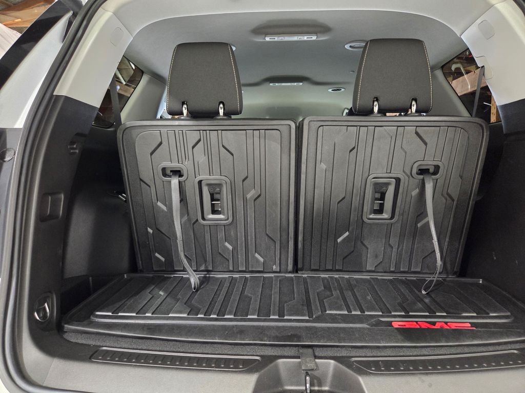 Vehicle image 10 of 24