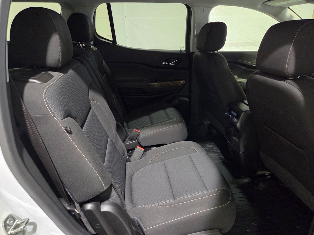 Vehicle image 11 of 24