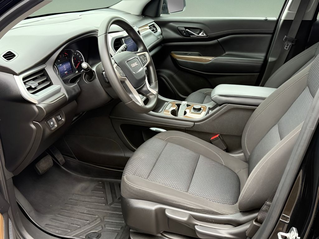 Vehicle image 17 of 26