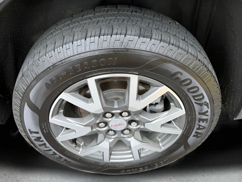 Vehicle image 12 of 26