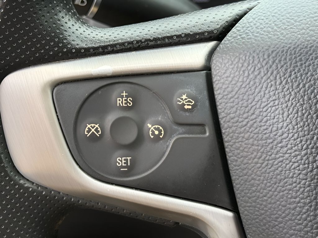 Vehicle image 22 of 26