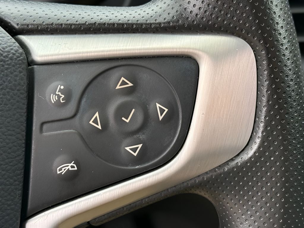 Vehicle image 25 of 26