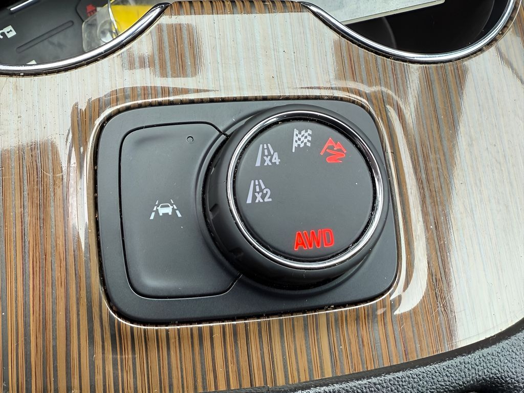Vehicle image 23 of 26
