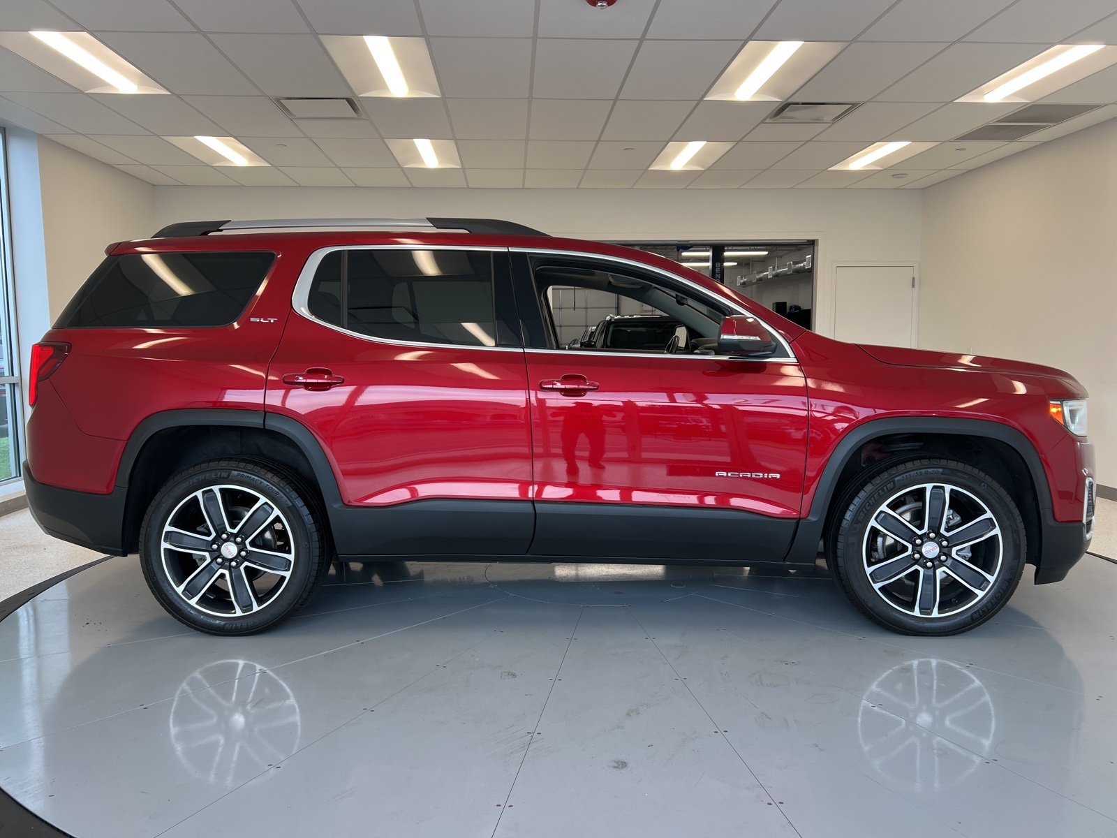 Vehicle image 5 of 74