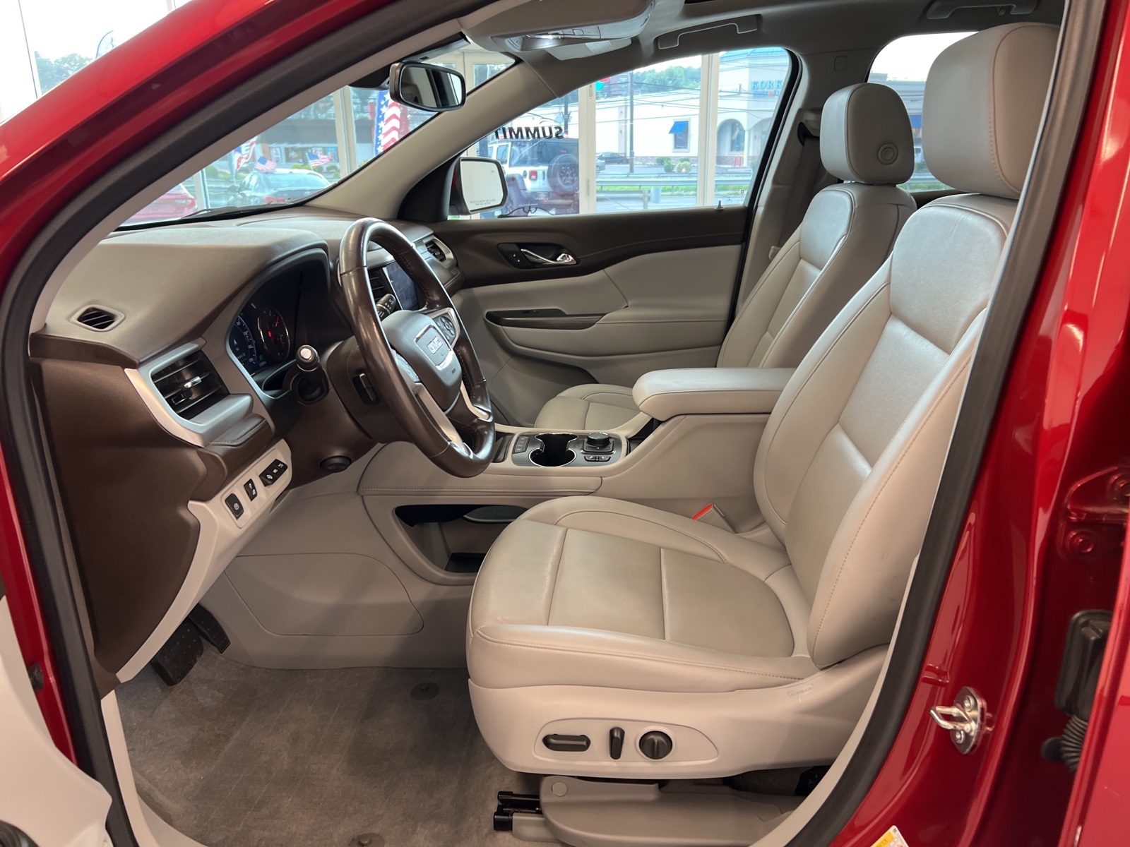 Vehicle image 28 of 74