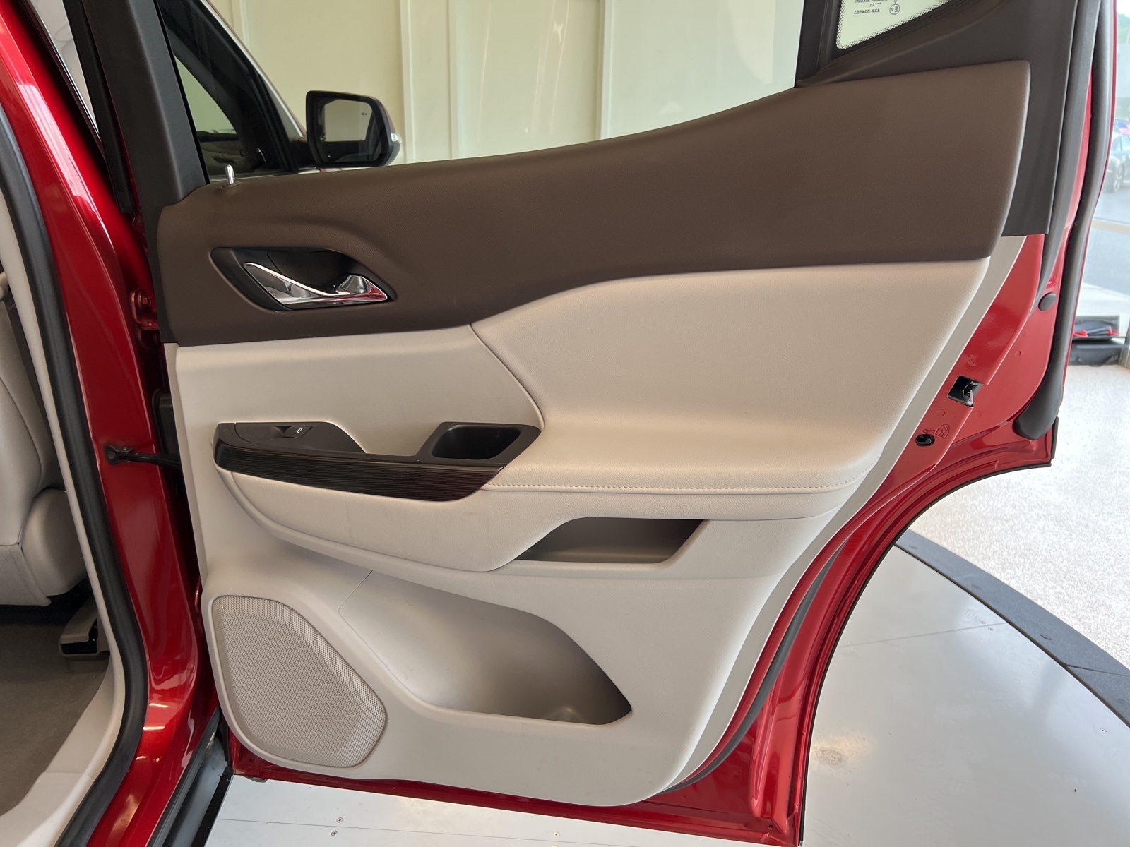 Vehicle image 44 of 74