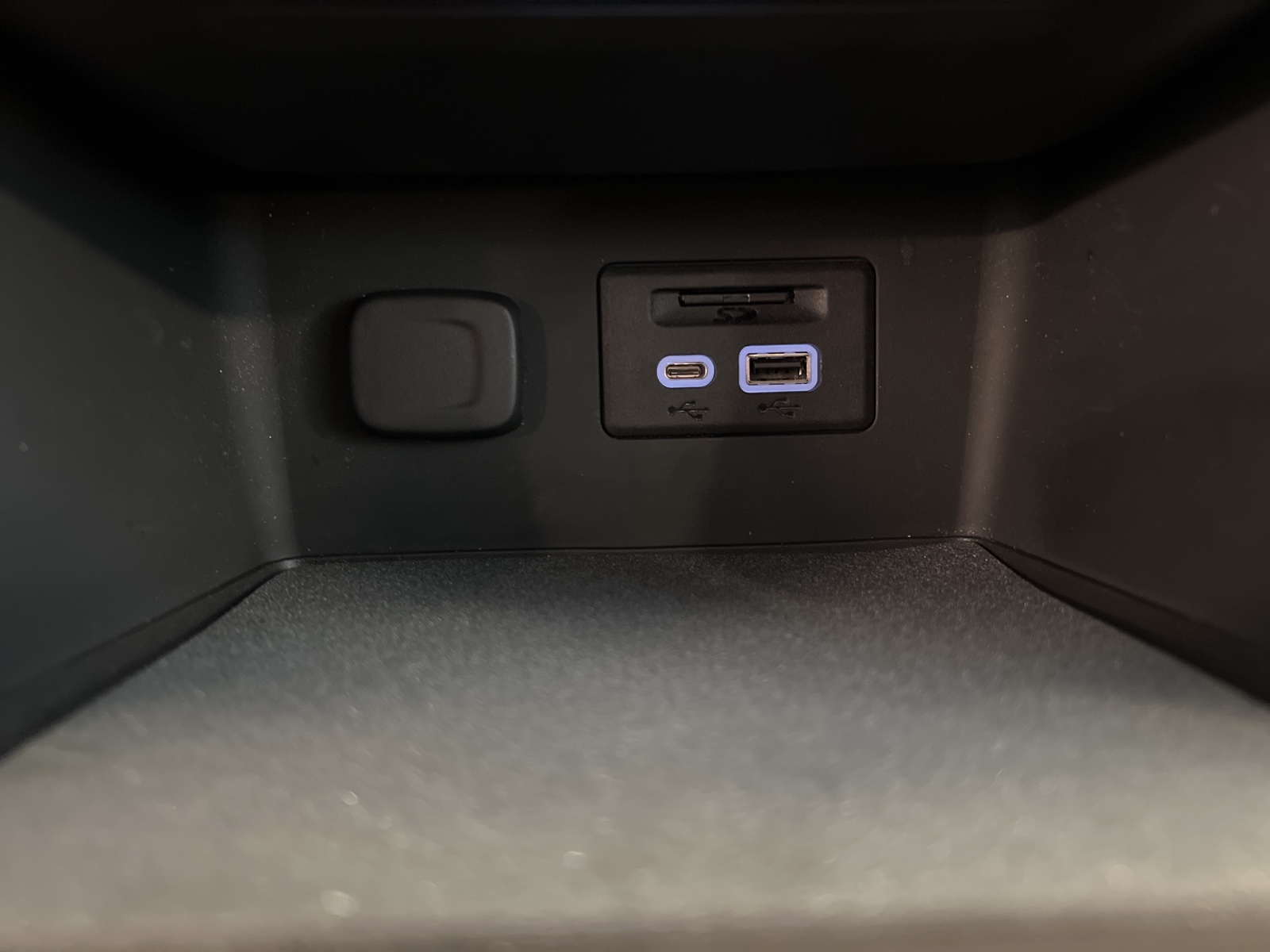 Vehicle image 55 of 74
