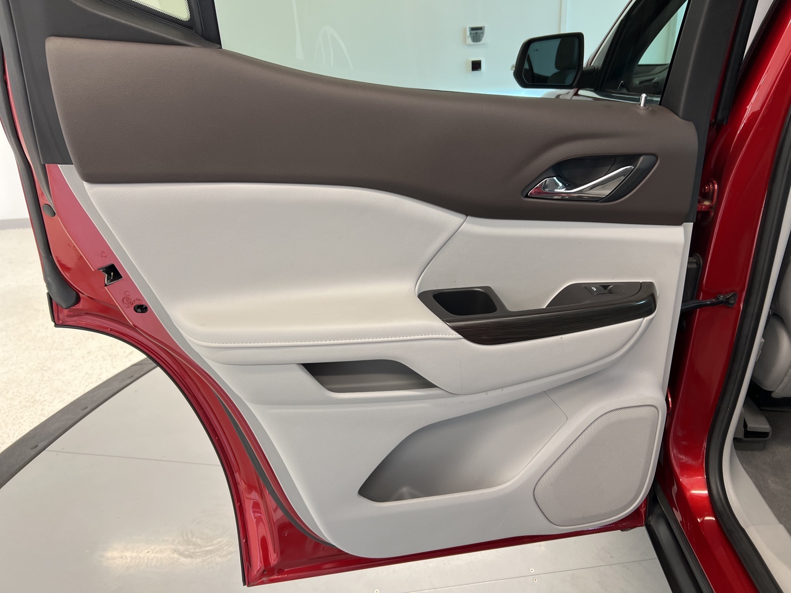 Vehicle image 45 of 74