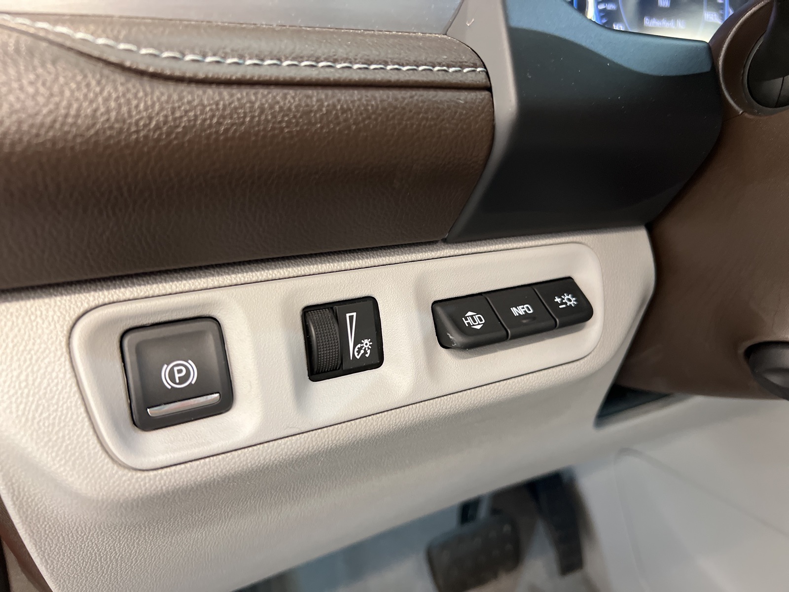 Vehicle image 70 of 74