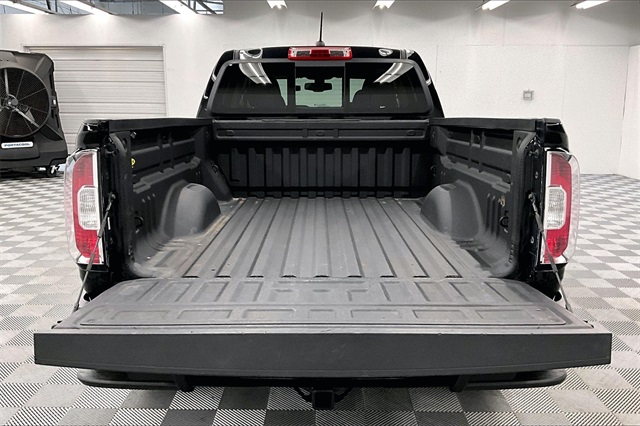 2022 GMC Canyon AT4 Cloth Image 8 of 37