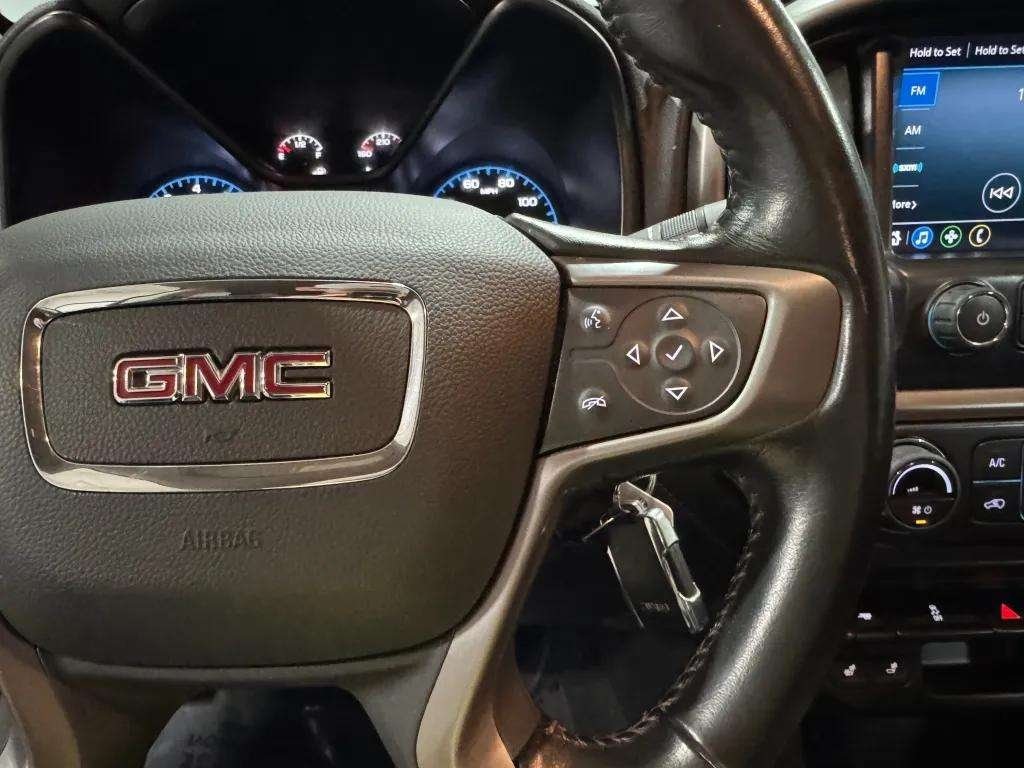 Vehicle image 17 of 33