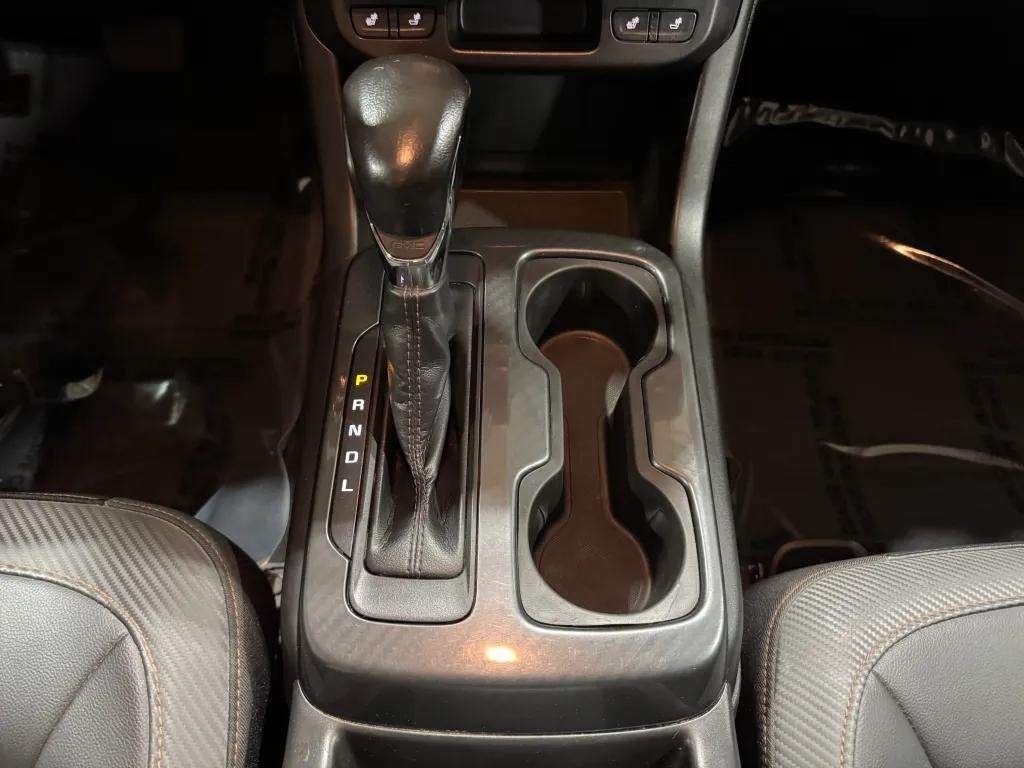 Vehicle image 19 of 33