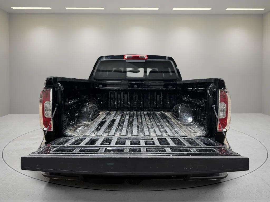 Vehicle image 7 of 33