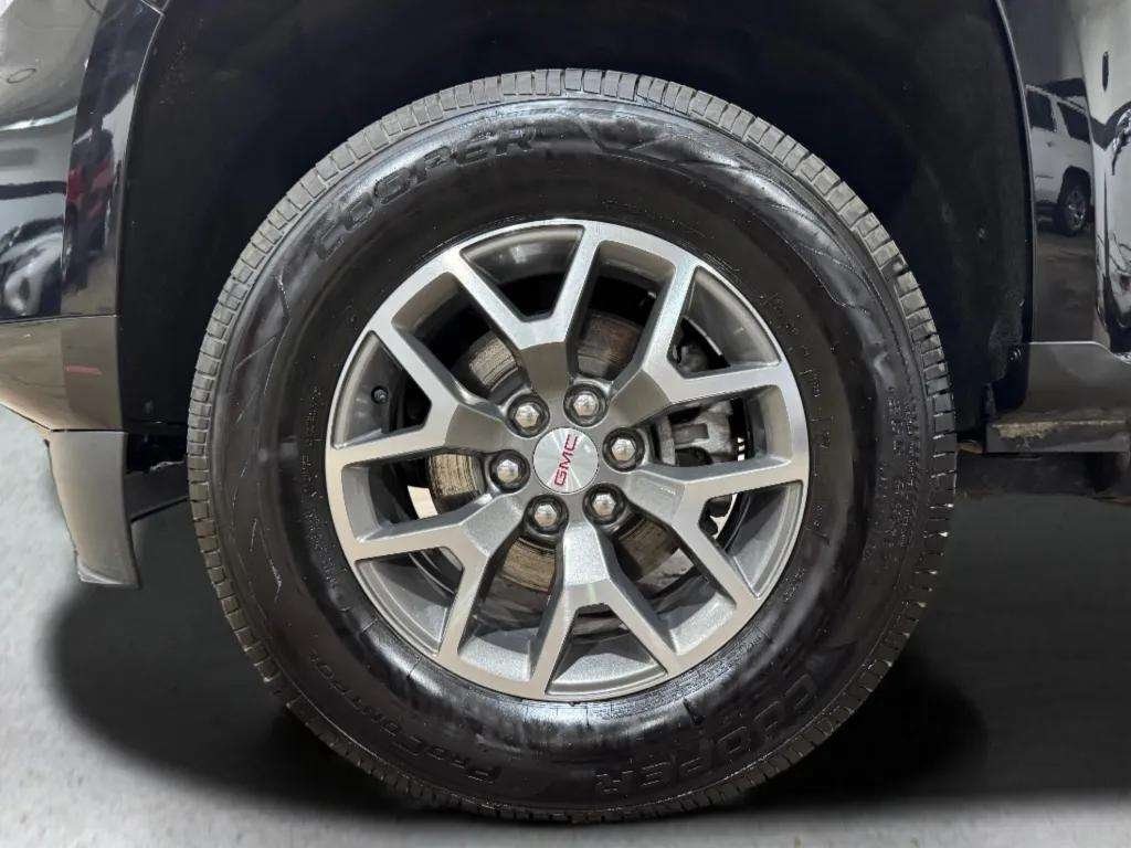 Vehicle image 33 of 33
