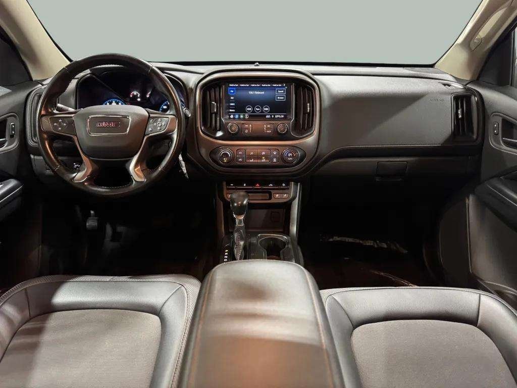 Vehicle image 10 of 33
