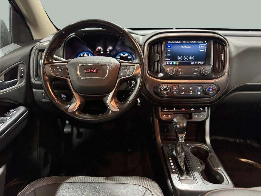 Vehicle image 11 of 33