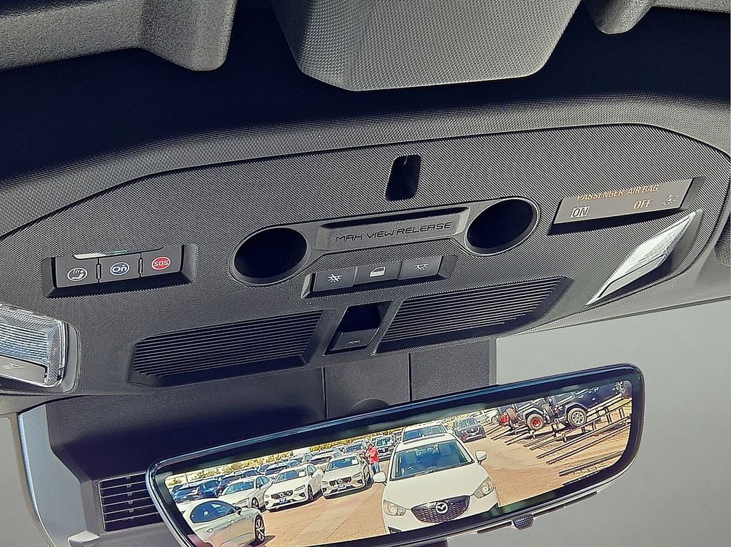 Vehicle image 22 of 30