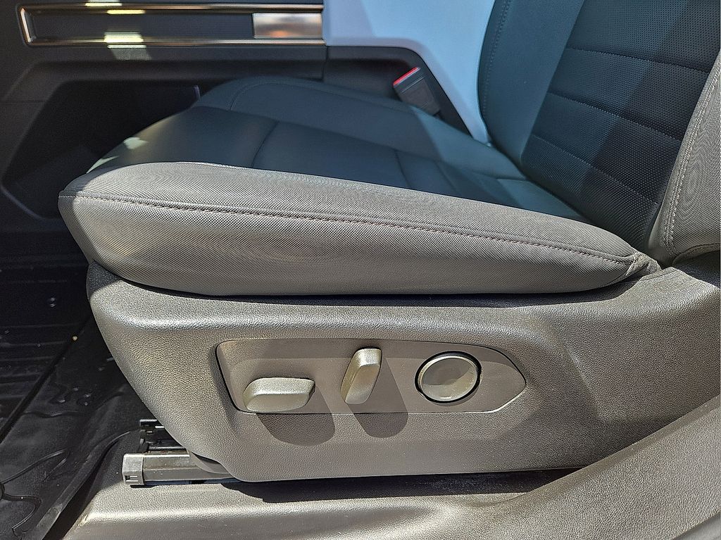 Vehicle image 29 of 30