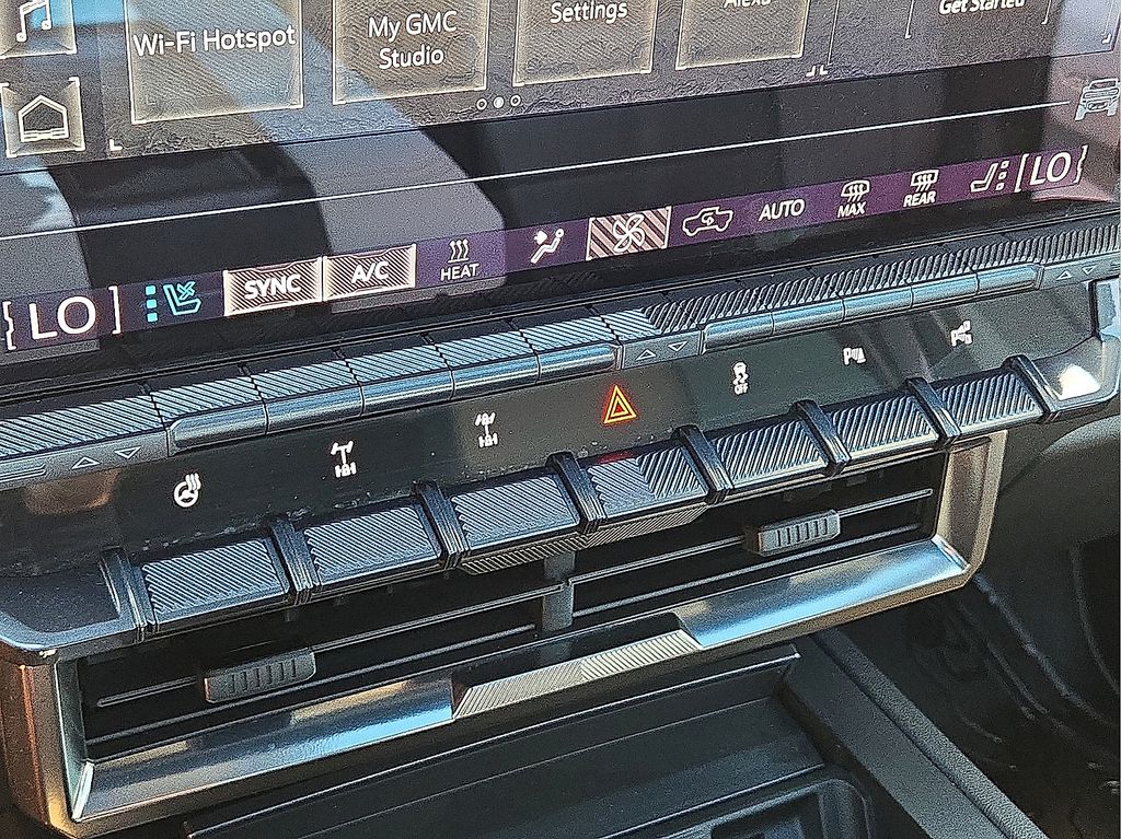 Vehicle image 17 of 30