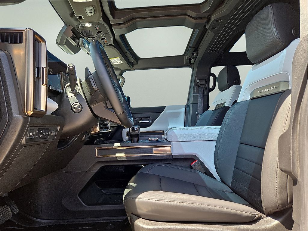 Vehicle image 11 of 30