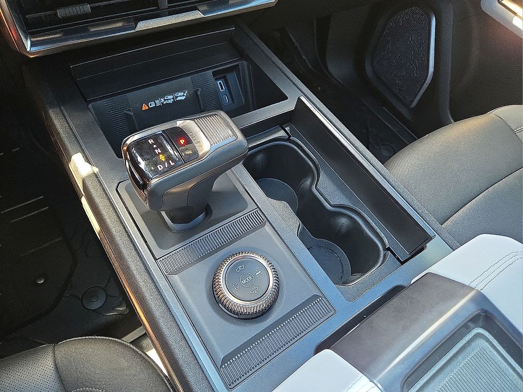 Vehicle image 18 of 30