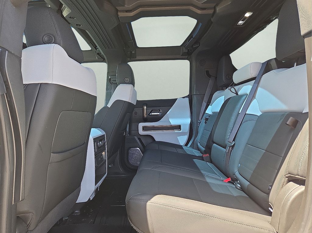 Vehicle image 10 of 30