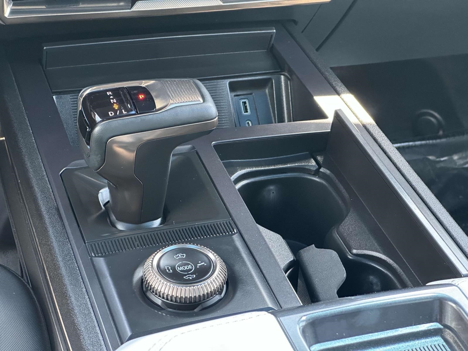 Vehicle image 17 of 26