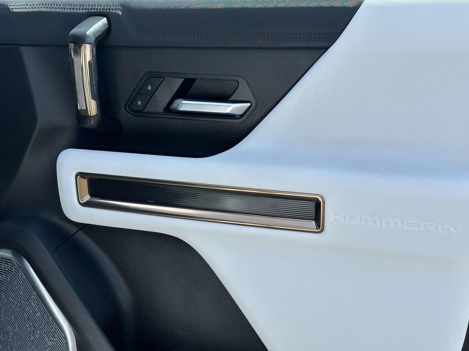 Vehicle image 22 of 26