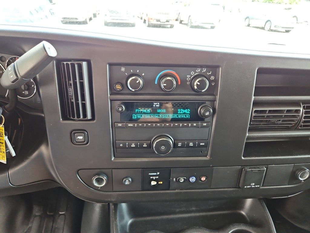 Vehicle image 16 of 24