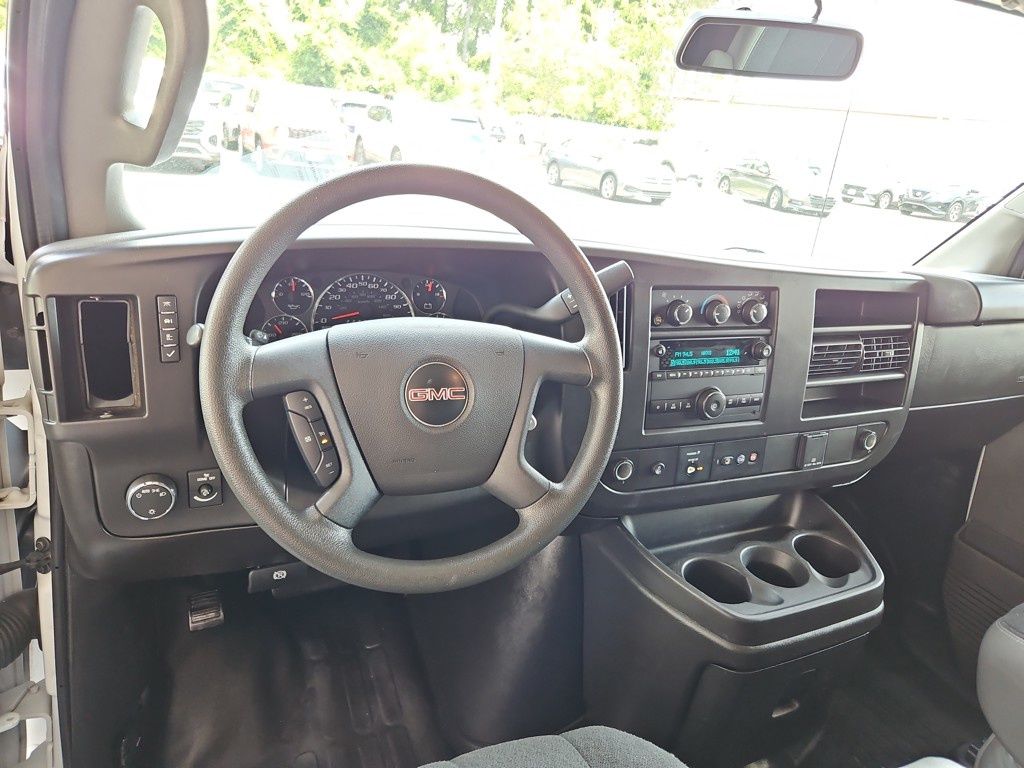 Vehicle image 13 of 24