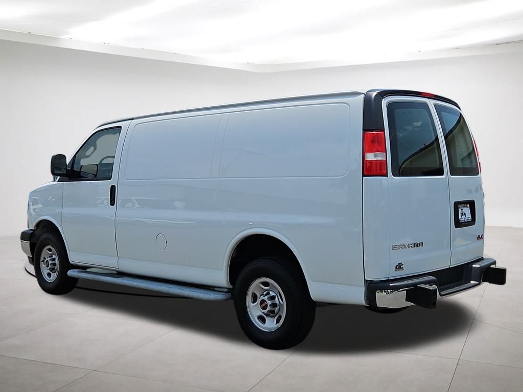 Vehicle image 7 of 24