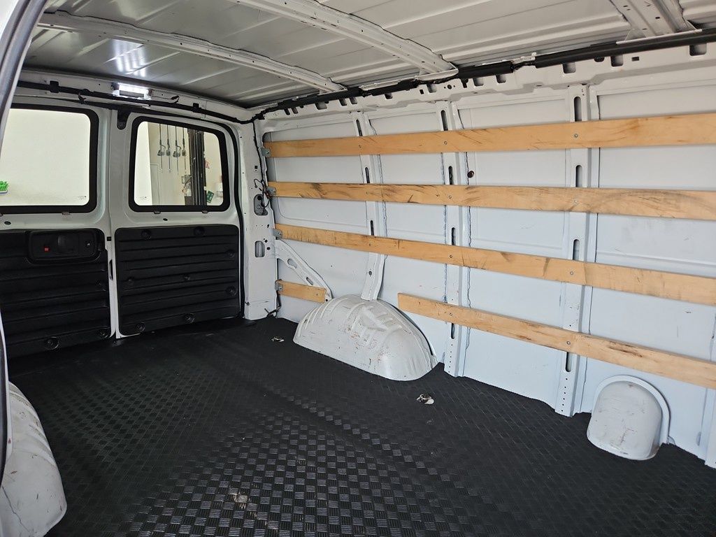 Vehicle image 12 of 24
