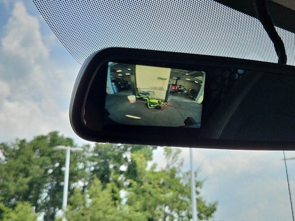 Vehicle image 20 of 24